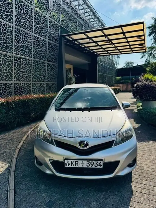 Toyota Vitz 2011