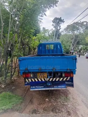 Isuzu Elf NKR 250 1985