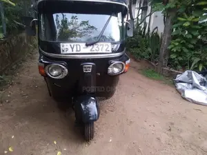 Bajaj RE 2010