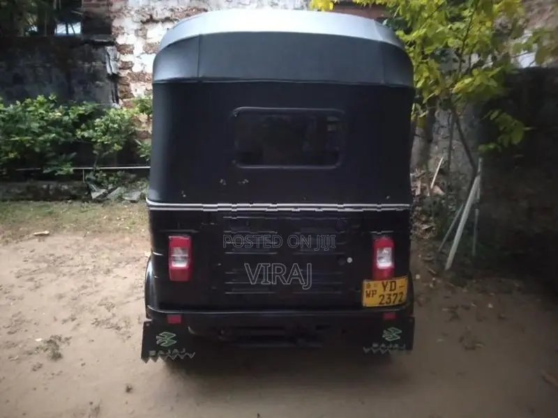 Bajaj RE 2010
