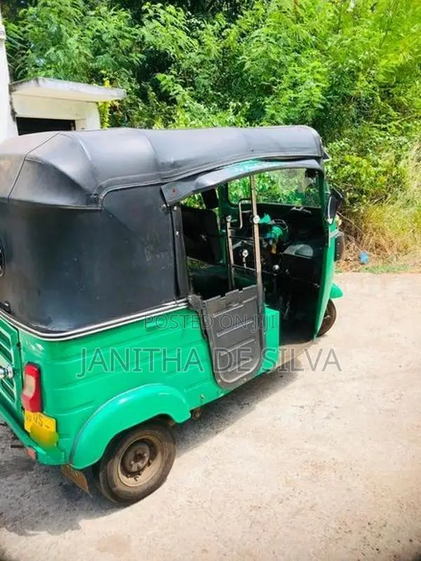 Bajaj RE Three Wheeler 2009