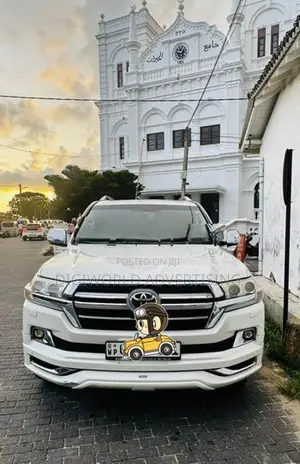 Toyota Land Cruiser Petrol 2015