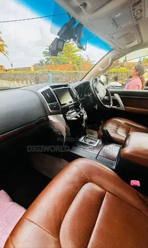 Toyota Land Cruiser Petrol 2015