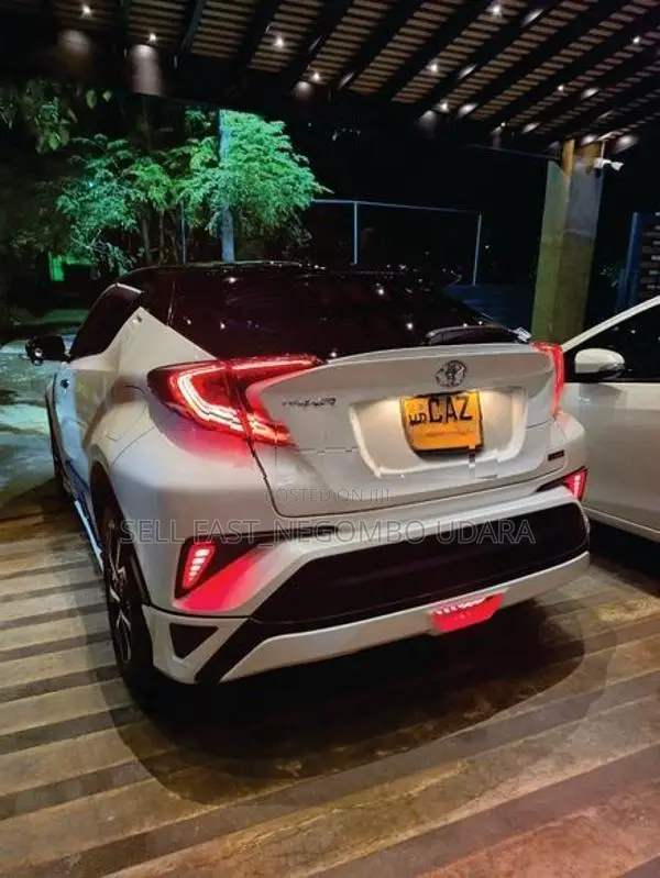 Toyota CHR NGX50 2018