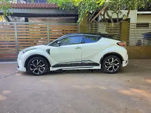 Toyota CHR NGX50 2018