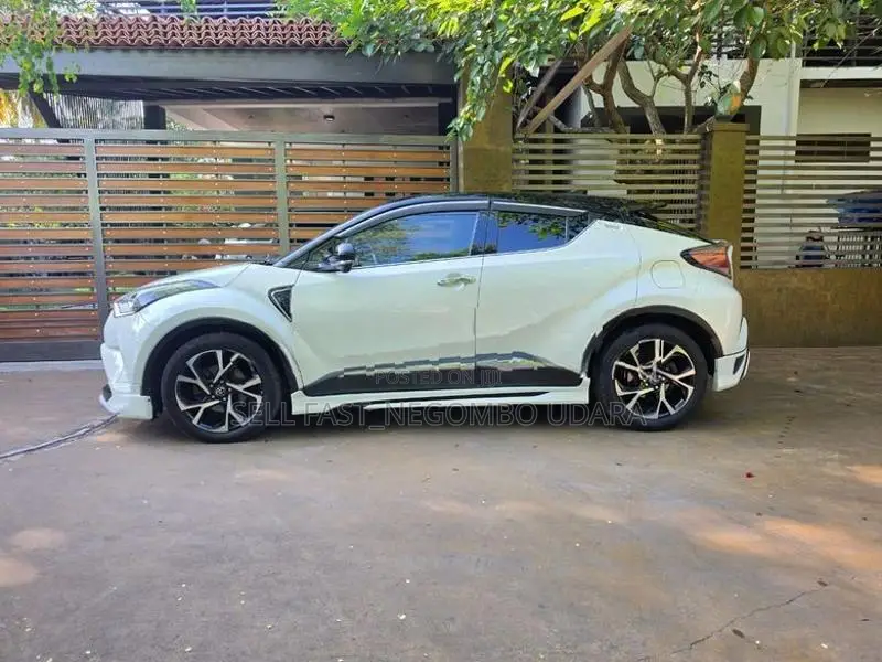 Toyota CHR NGX50 2018
