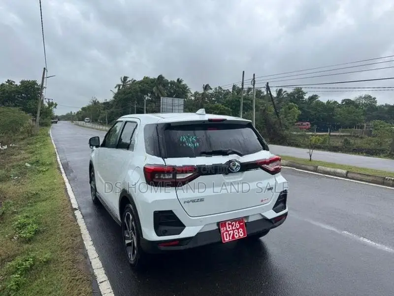 Toyota Raize Z Hybrid 2025