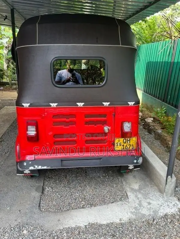 Bajaj RE Three wheelers 2006