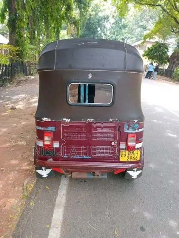 Bajaj RE 2011