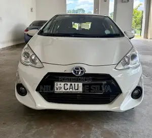Toyota Aqua S Grade 2016