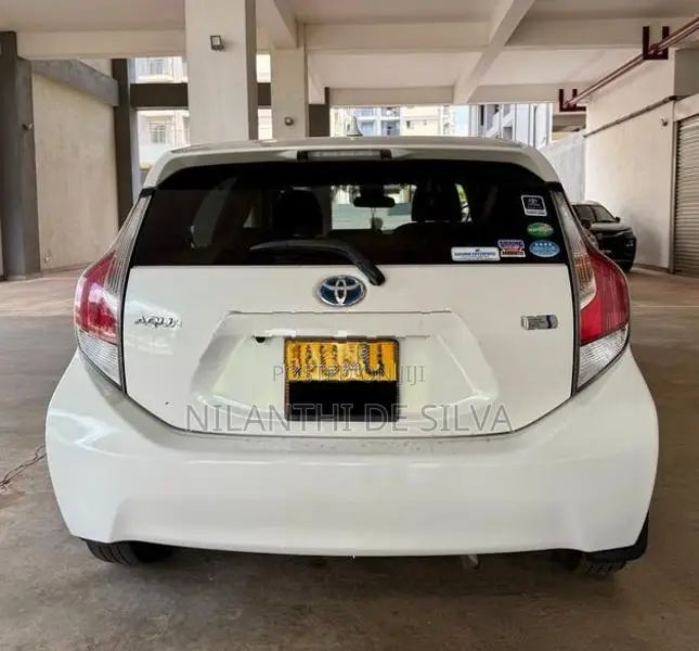 Toyota Aqua S Grade 2016