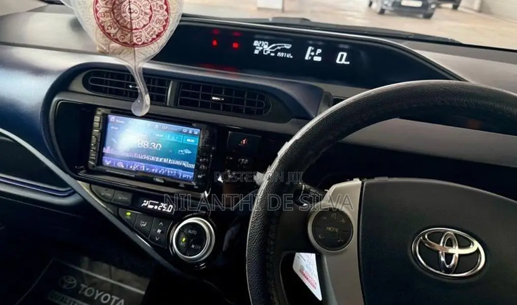Toyota Aqua S Grade 2016