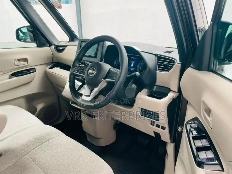 Nissan Roox 2024