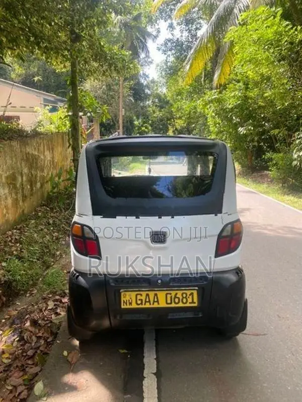 Bajaj Qute 2018