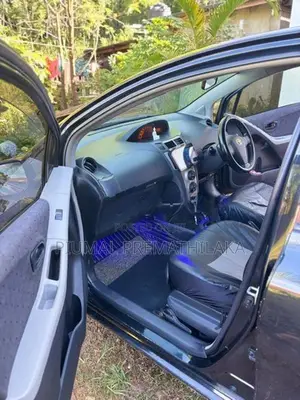 Toyota Vitz 2010
