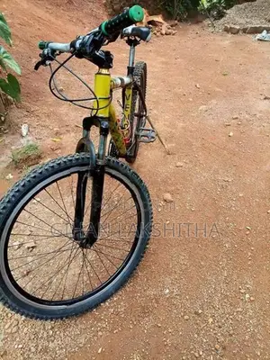 Venom Himalayan MTB Shimano Gears
