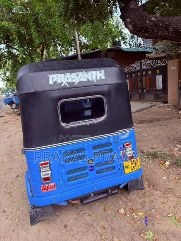Bajaj RE 2018