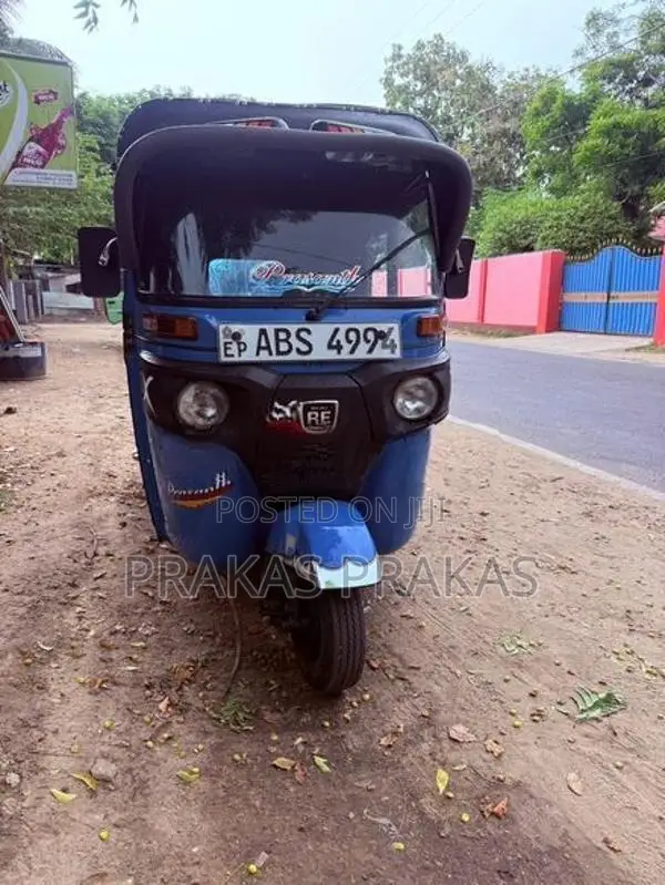 Bajaj RE 2018