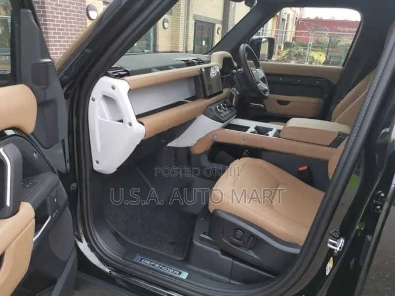 Land Rover Defender P300E UK X Dynamic 2025