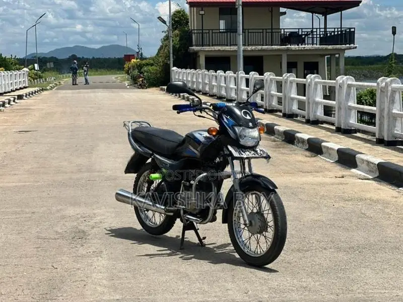 Bajaj CT100 2015