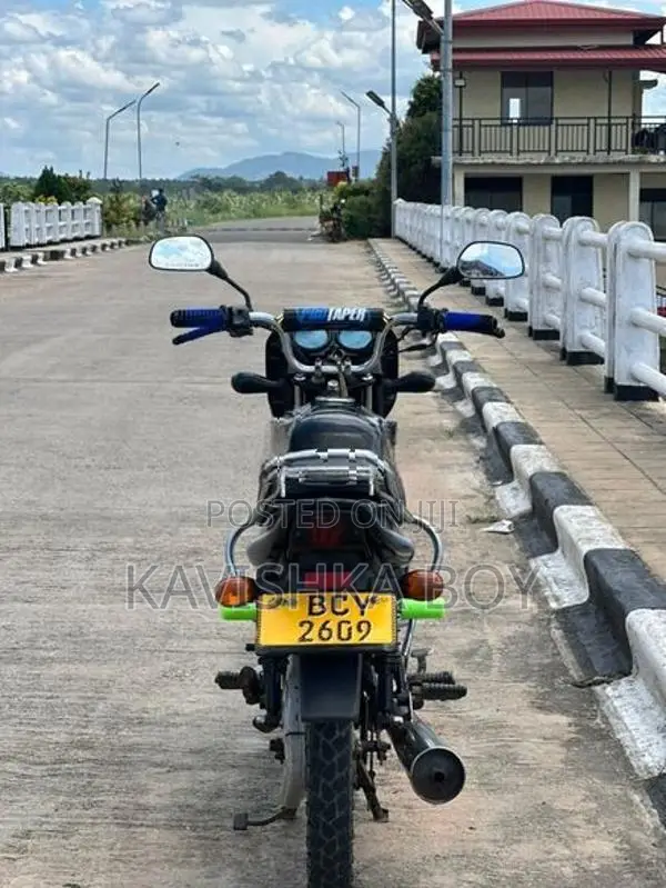 Bajaj CT100 2015