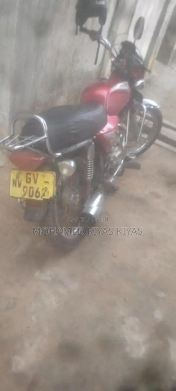 Bajaj Boxer 2004