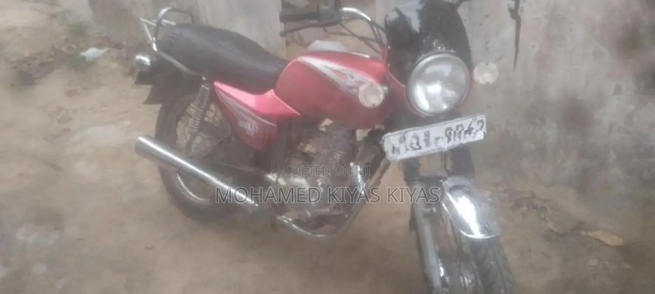 Bajaj Boxer 2004