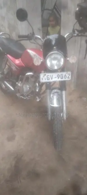 Bajaj Boxer 2004