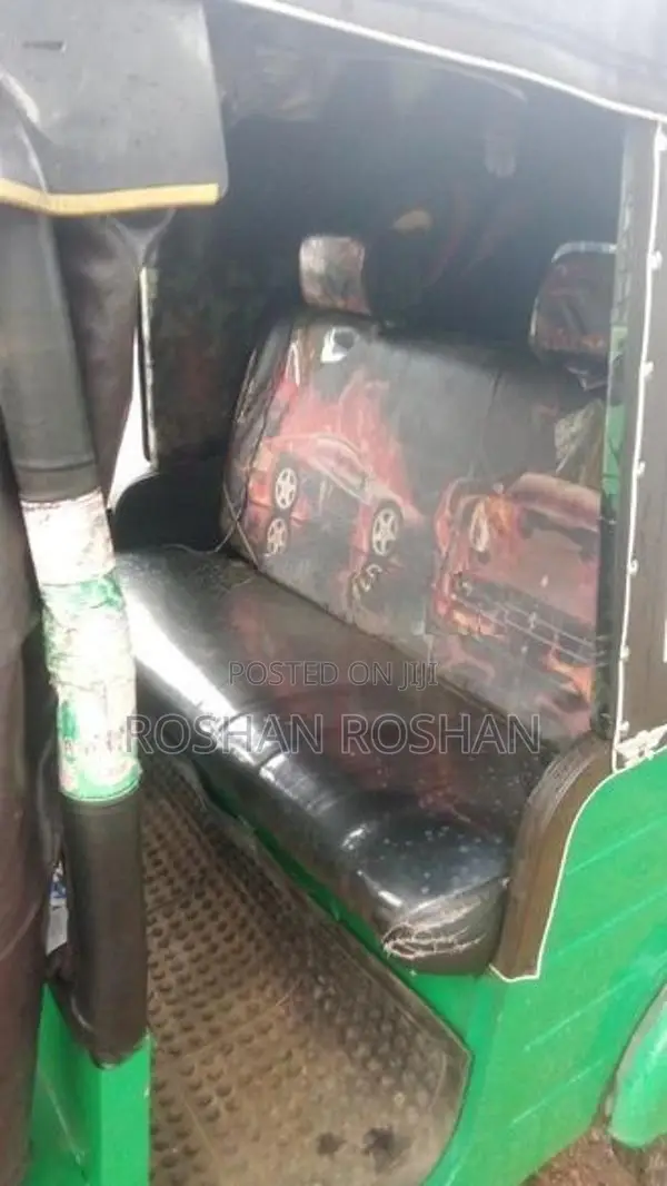 Bajaj RE 2010