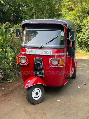 Bajaj RE 2011