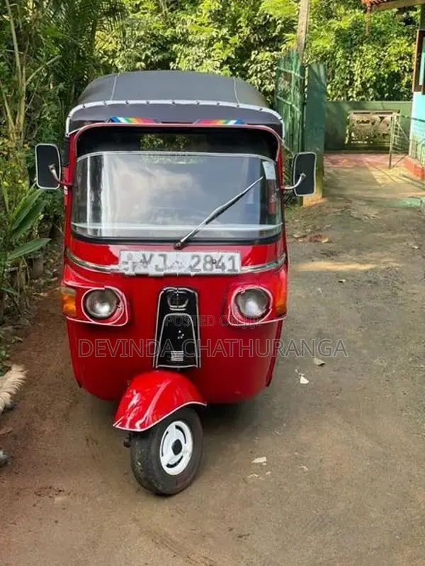 Bajaj RE 2011