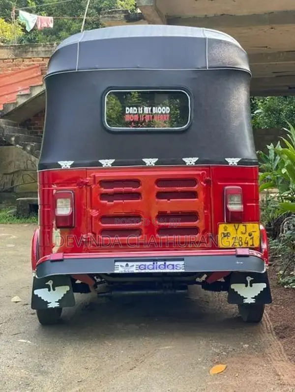 Bajaj RE 2011