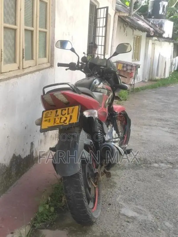 Bajaj Pulsar 150 2015