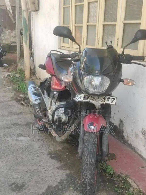Bajaj Pulsar 150 2015