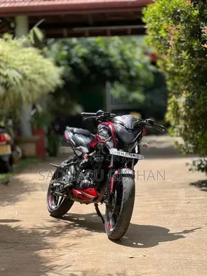 Bajaj Pulsar N160 2018