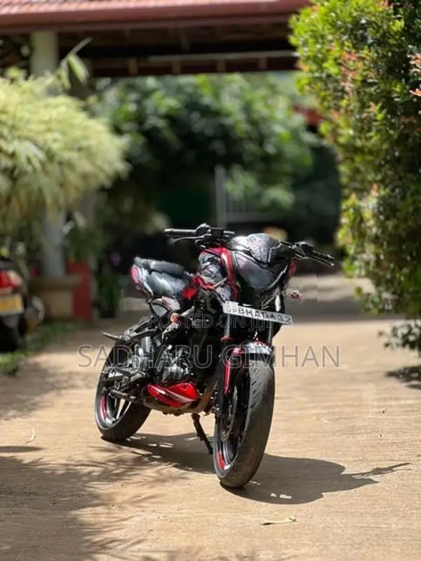 Bajaj Pulsar N160 2018