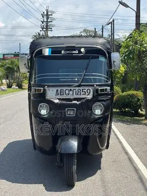 Bajaj RE 2017