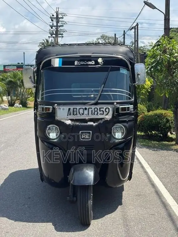 Bajaj RE 2017