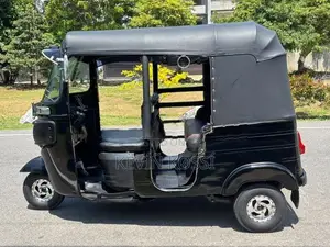 Bajaj RE 2017