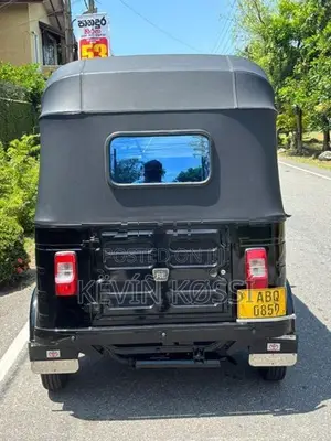 Bajaj RE 2017
