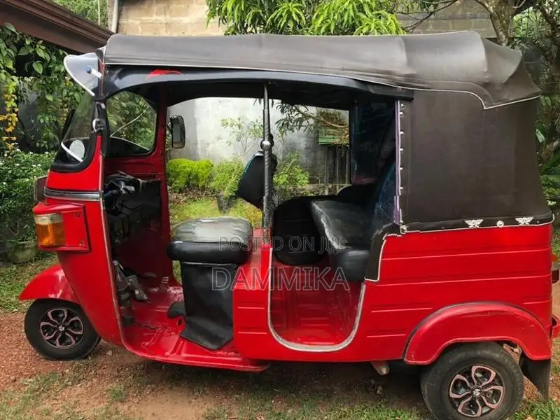 Bajaj RE 2011