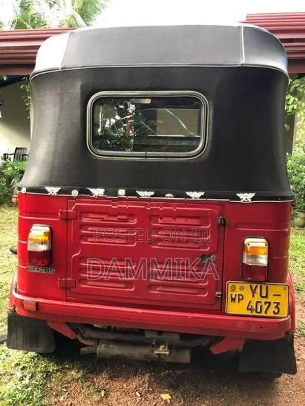 Bajaj RE 2011