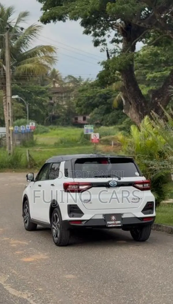 Daihatsu Rocky e-SMART 2025