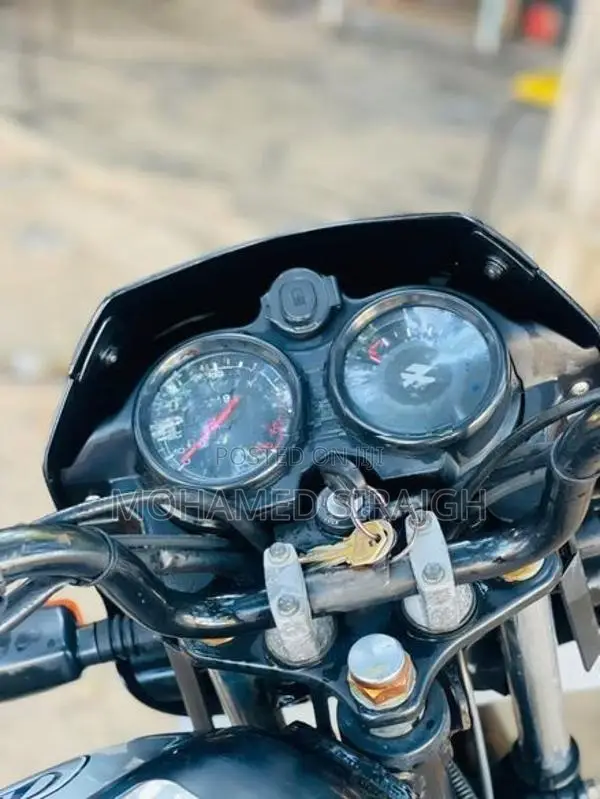 Bajaj CT100 2024