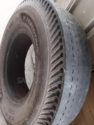 1000×20 Tire