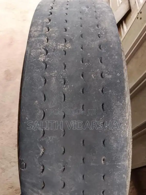 1000×20 Tire