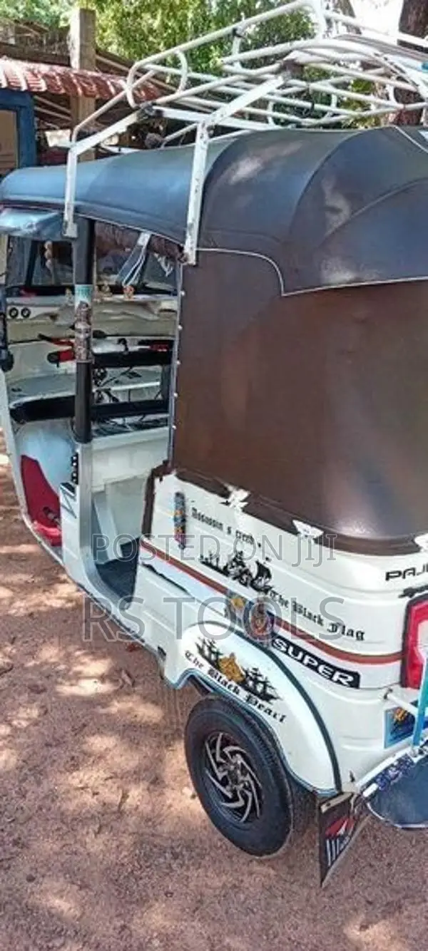 Bajaj RE 2006