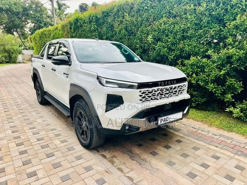 Toyota Hilux Travo Overland Plus 2025