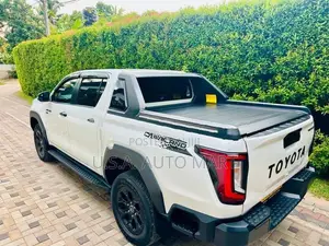 Toyota Hilux Travo Overland Plus 2025