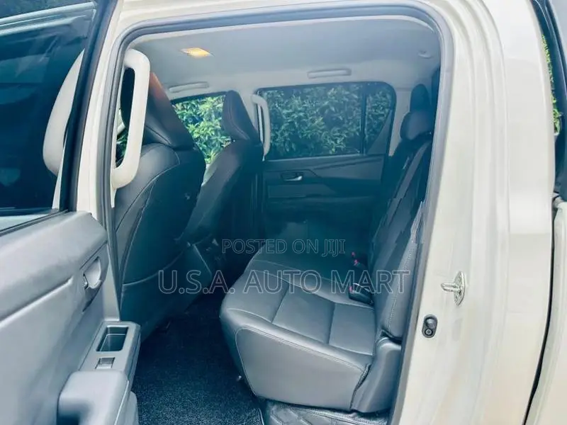 Toyota Hilux Travo Overland Plus 2025